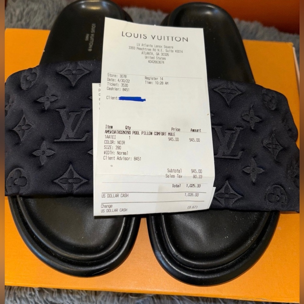 Louis Vuitton black pillow slides size 38 (used)